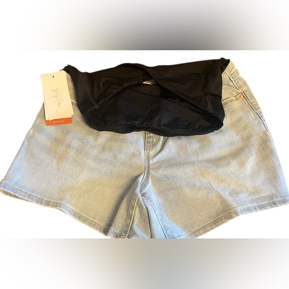 Isabel Maternity Over Belly Midi  Jean Shorts by Ingrid & Isabel Light wash - Picture 2 of 5